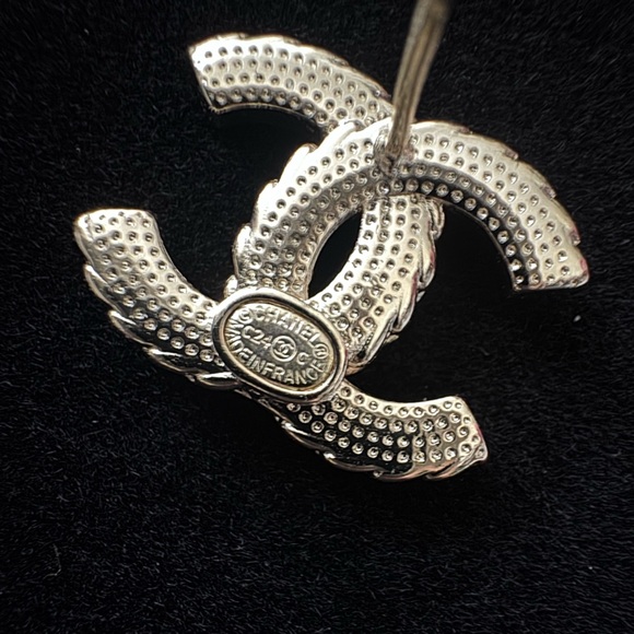 CHANEL CRYSTAL EARRINGS - Picture 2 of 4